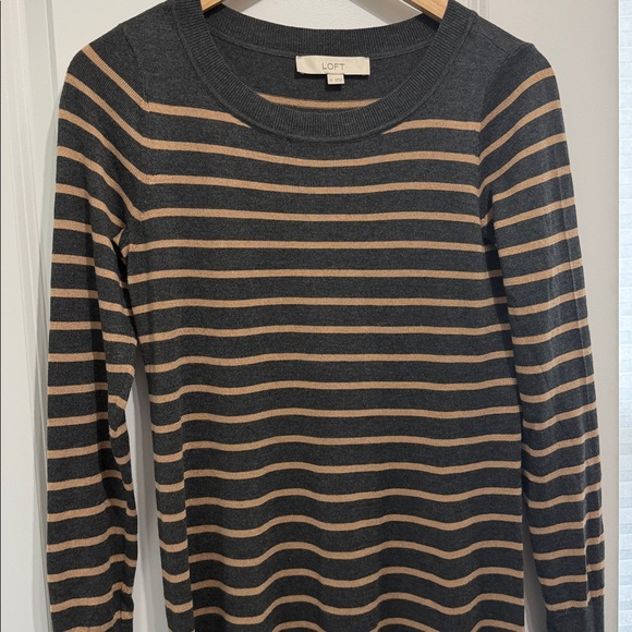 XS Women’s Loft Sweater Dress - Picture 5 of 9